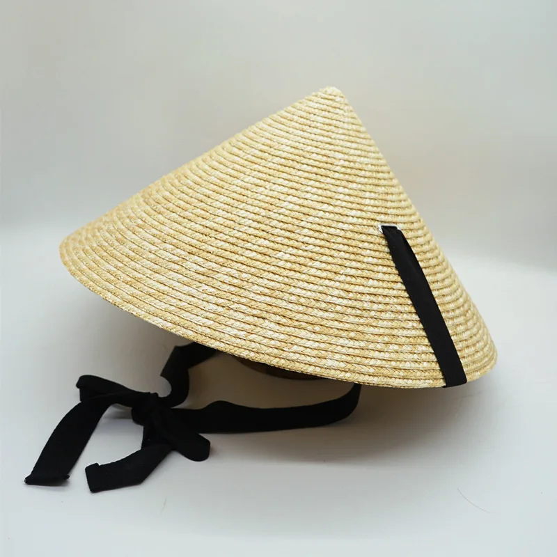 Chapeau de Paille Japonais Conique à Cordon - Image 3