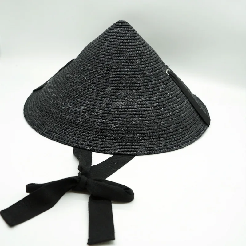 Chapeau de Paille Japonais Conique à Cordon - Image 4