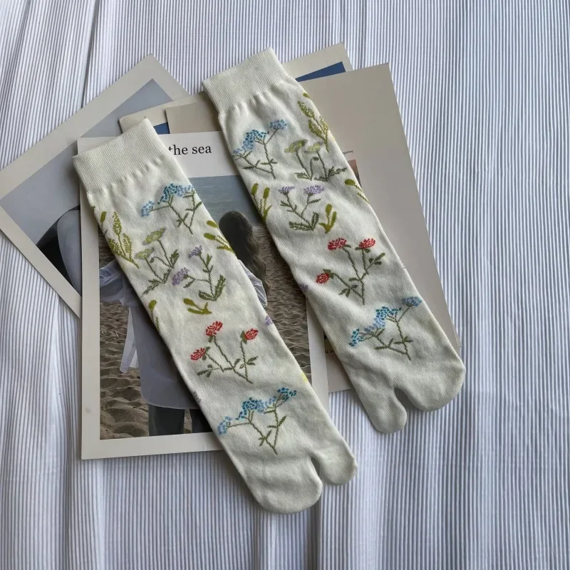 Chaussettes Japonaises Rétro Fleuries - Image 2