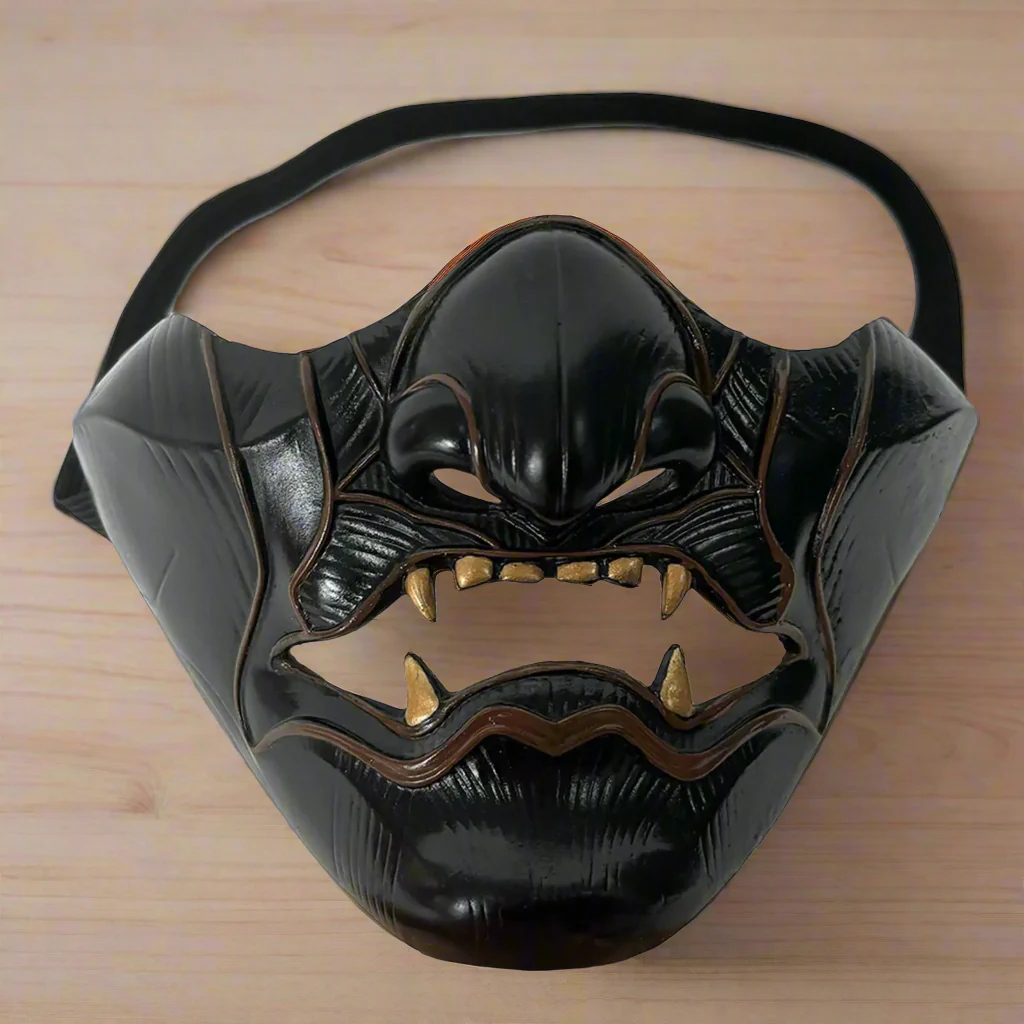 Demi-masque noir en résine