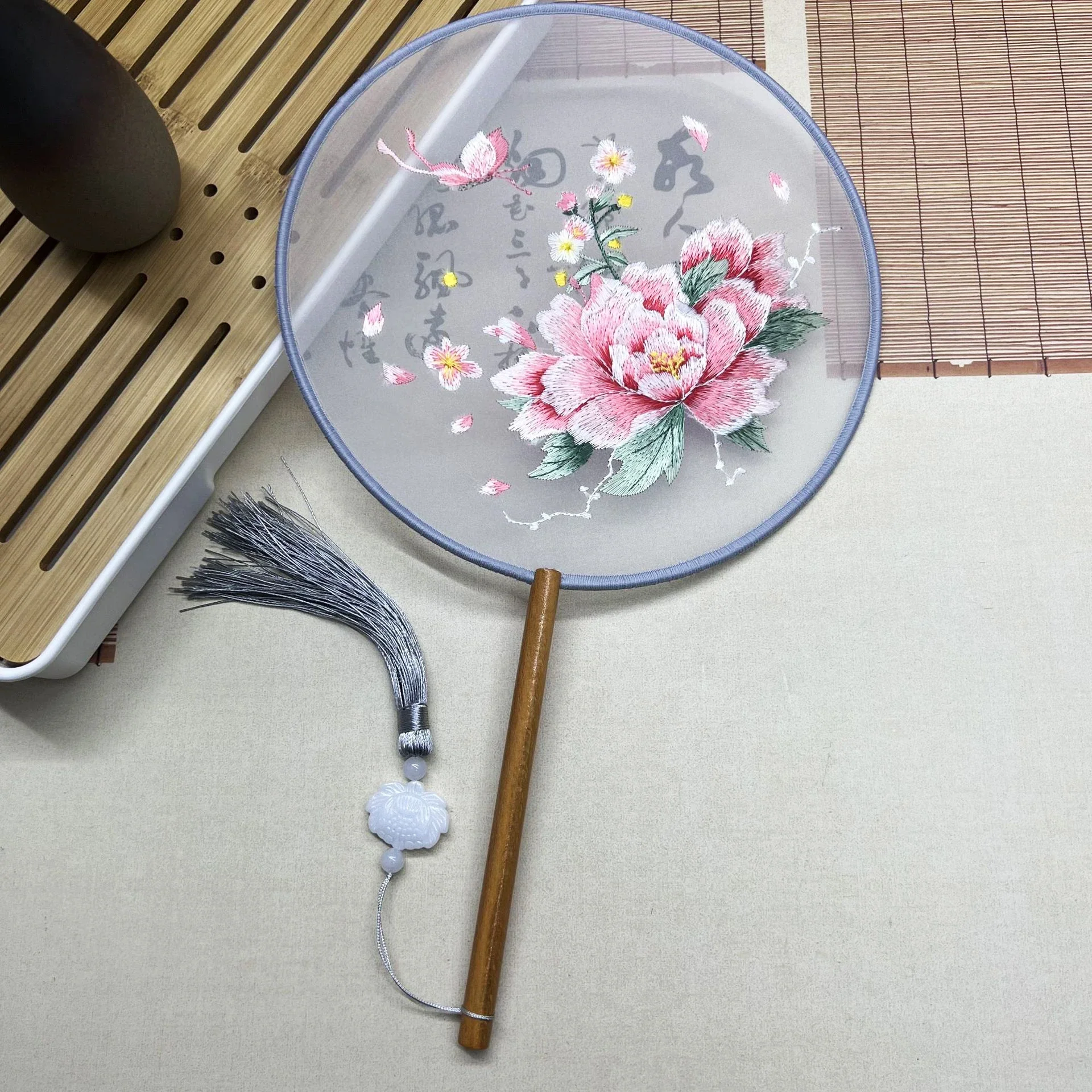 Éventail Japonais Brodé - Image 2