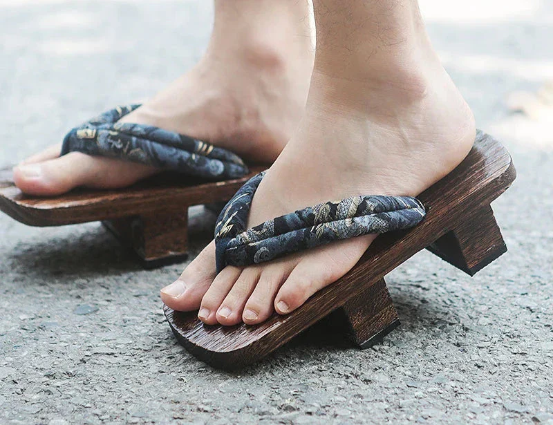 Geta en bois homme traditionnel