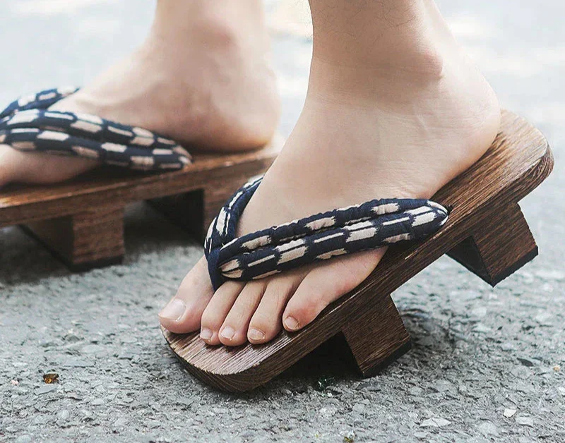 Geta en bois homme traditionnel - Image 10