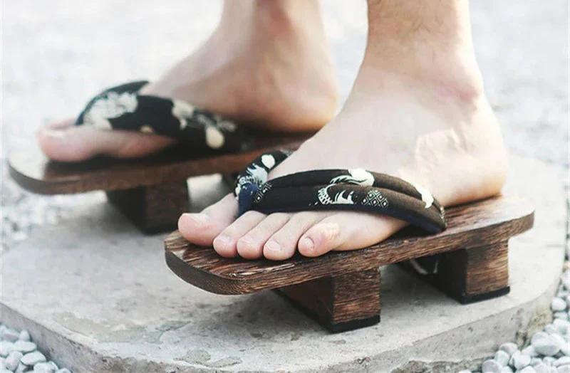 Geta en bois homme traditionnel - Image 4