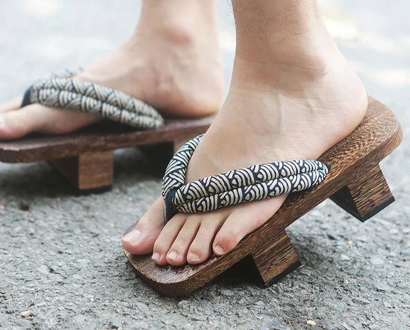 Geta en bois homme traditionnel - Image 5