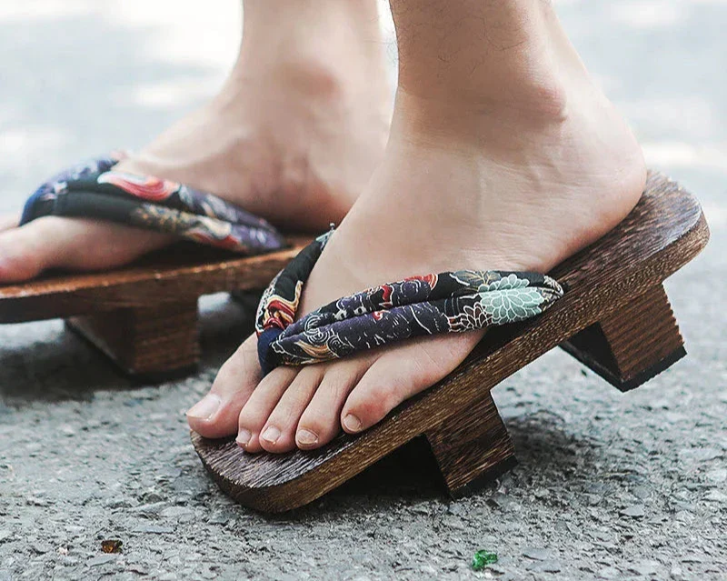 Geta en bois homme traditionnel - Image 9