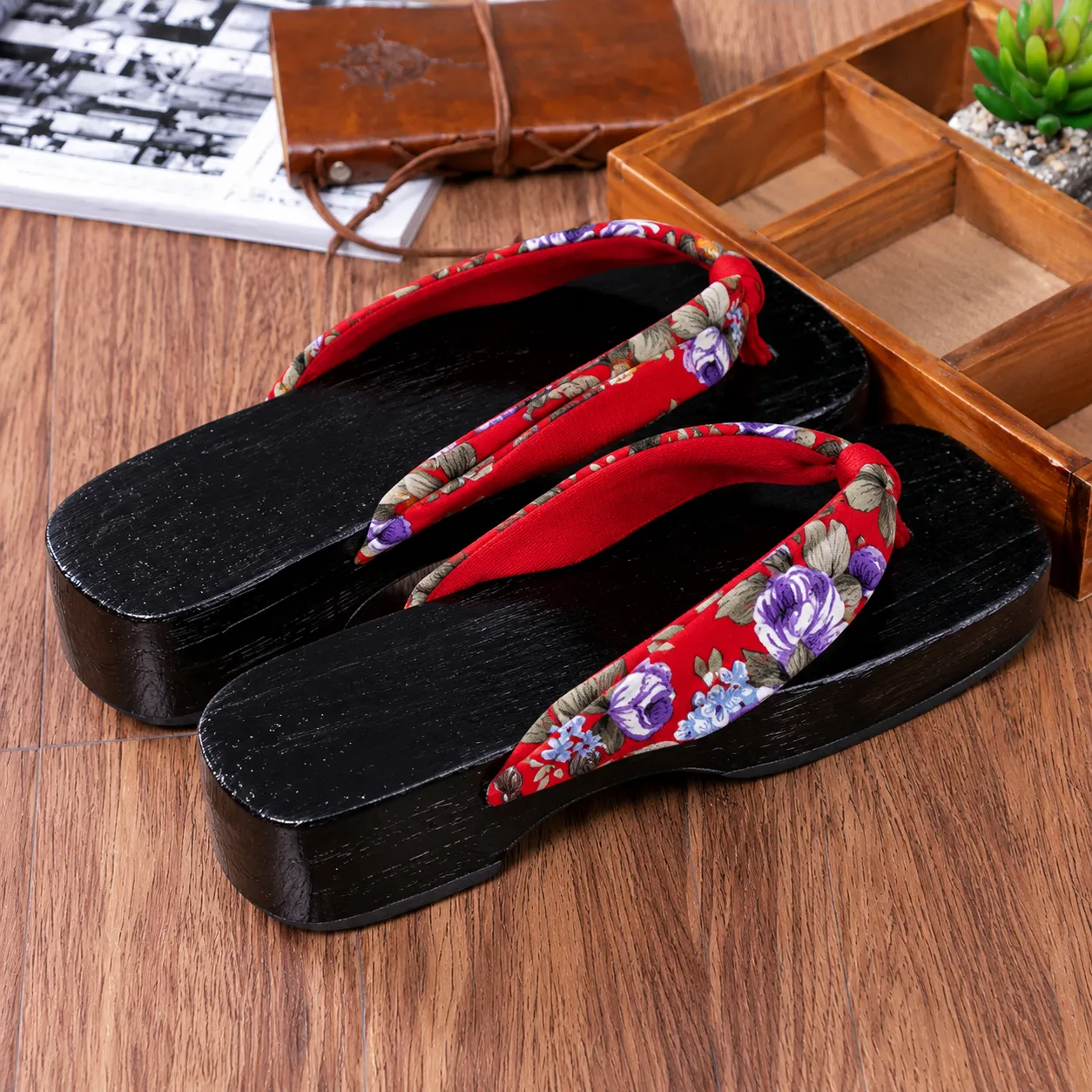 Geta Japonaise à Lanières Rouges - Image 3