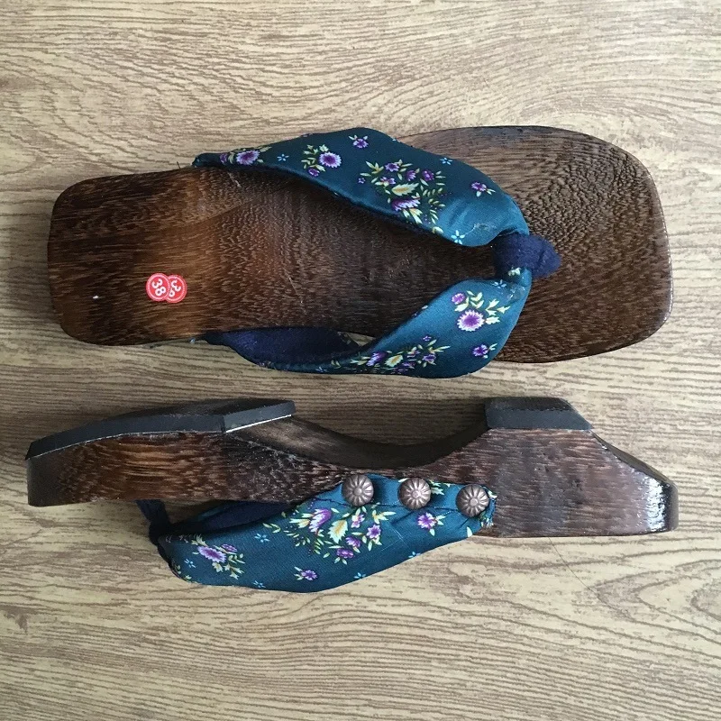 Geta Japonaise à Motif Floral - Image 4