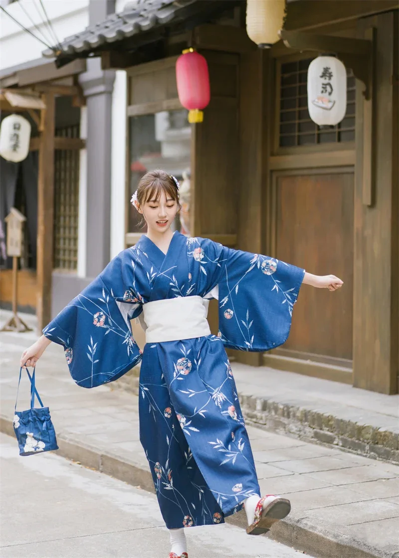 Kimono Bleu Traditionnel Japonais - Image 2