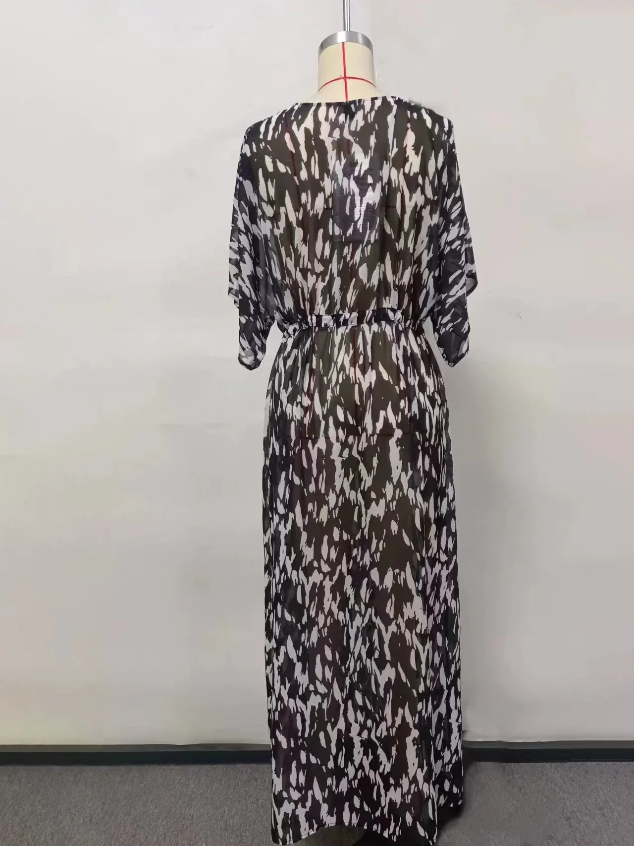 Kimono de Plage Léopard Noir et Blanc - Image 5