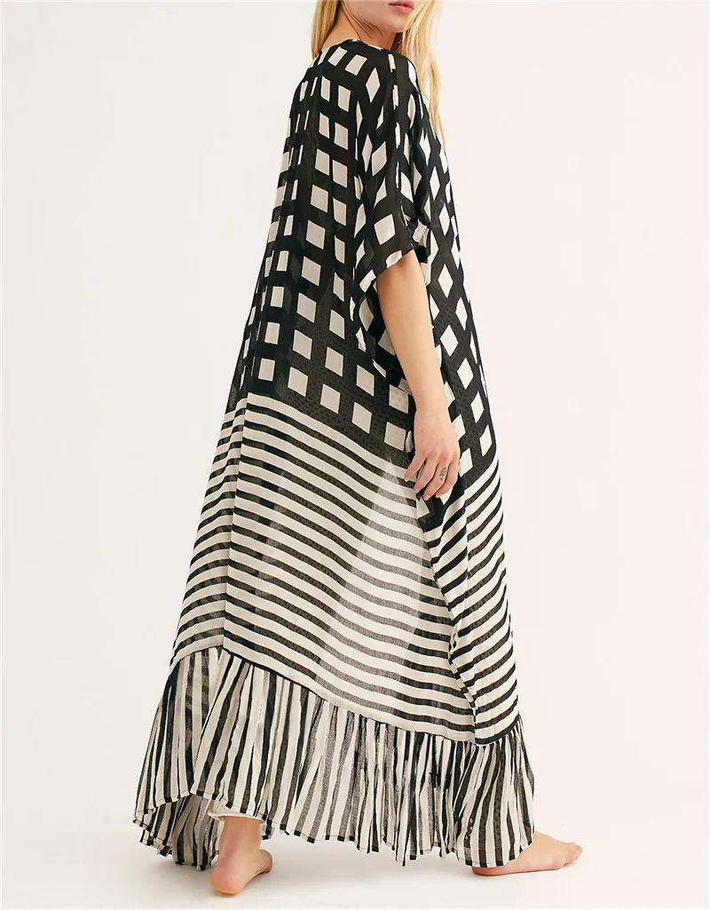 Kimono de Plage Noir et Blanc Géométriques - Image 2