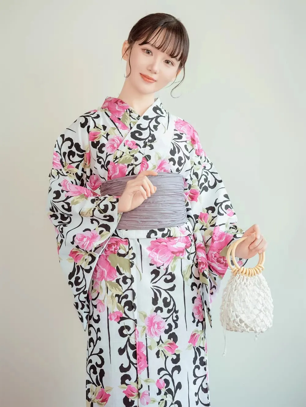 Kimono Japonais Femme Chic à Fleurs Roses - Image 2