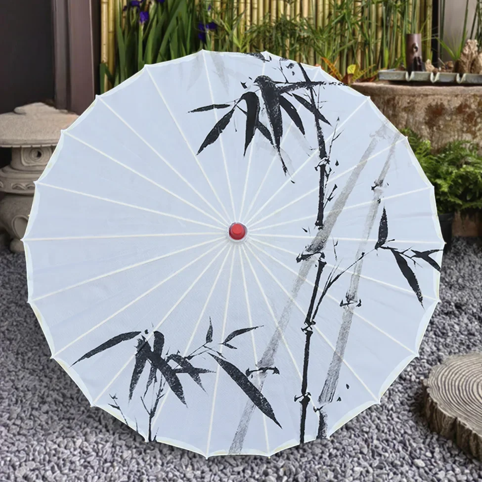 Ombrelle Japonaise Bambou Noir et Blanc Chic - Image 3