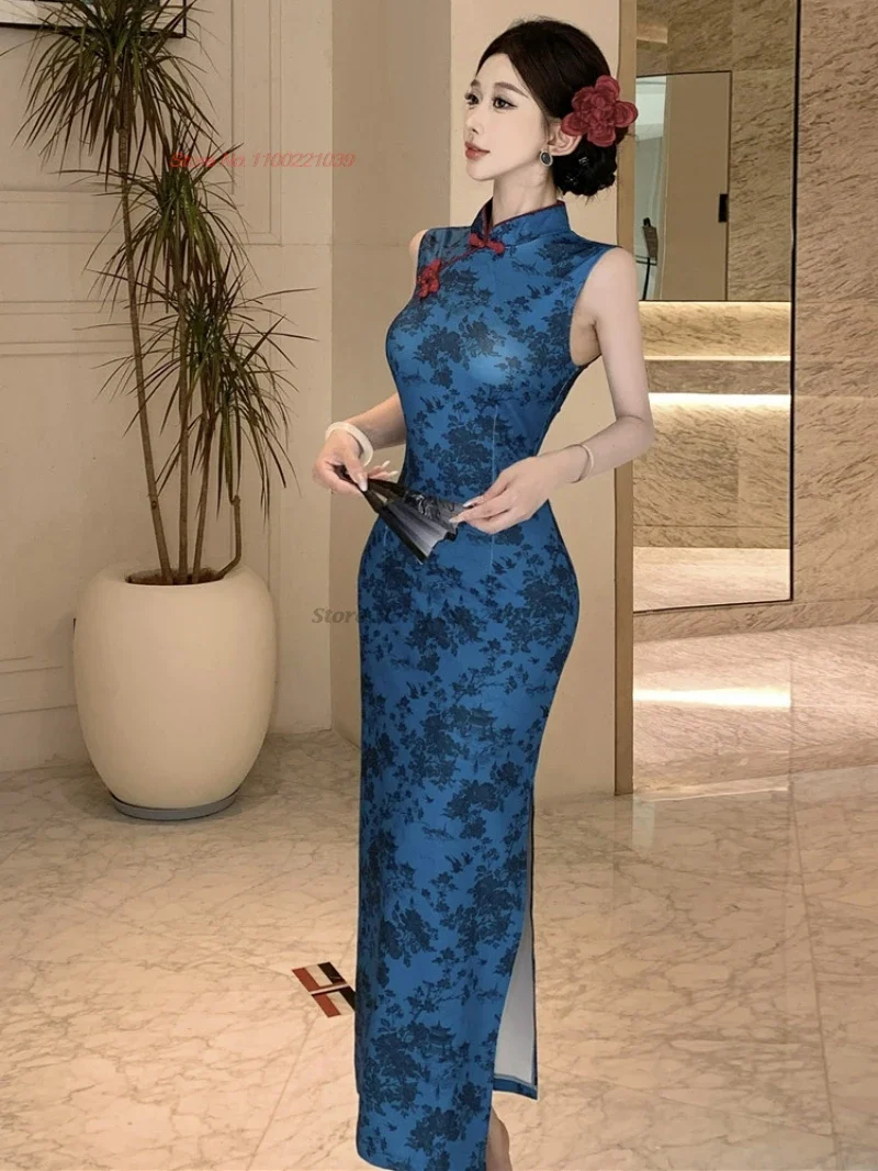 Robe Japonaise Bleue Près du Corps - Image 2