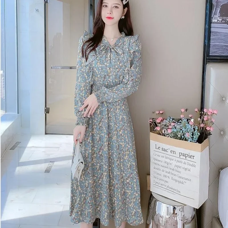 Robe Japonaise Fleurie Rétro - Image 4