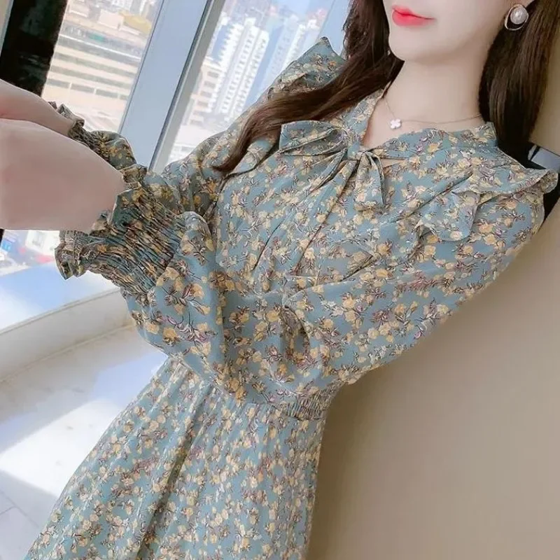 Robe Japonaise Fleurie Rétro - Image 5