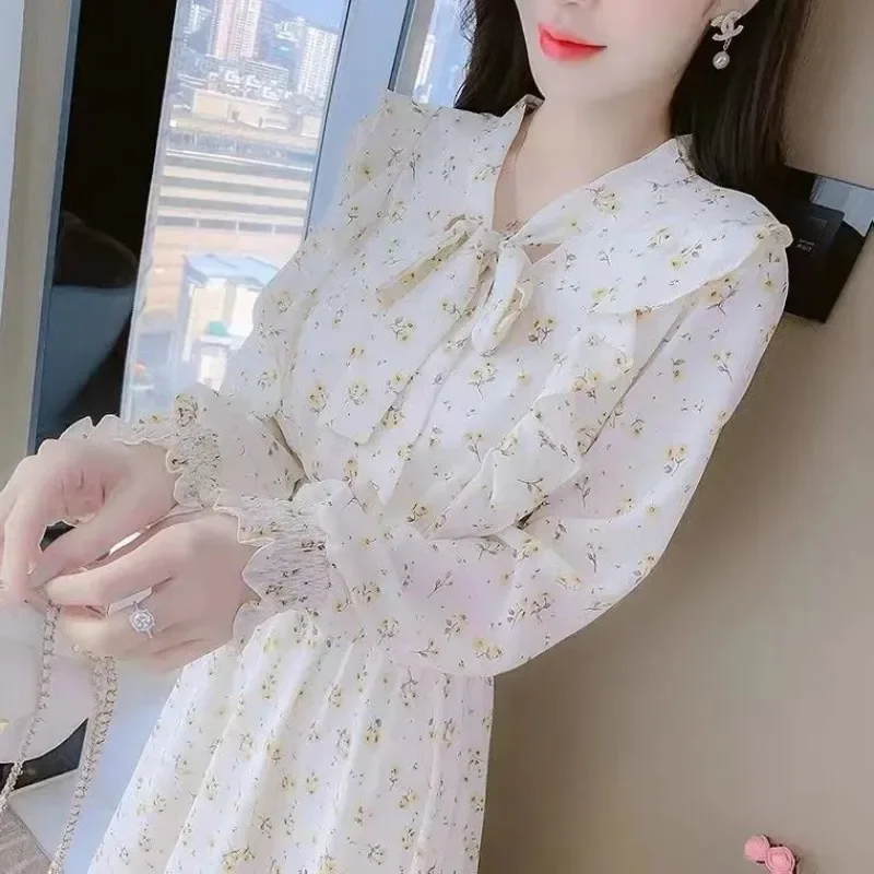 Robe Japonaise Fleurie Rétro - Image 6