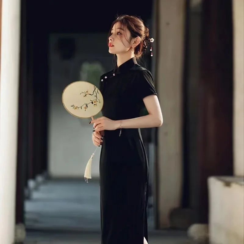 Robe Japonaise Noire À Fente - Image 2