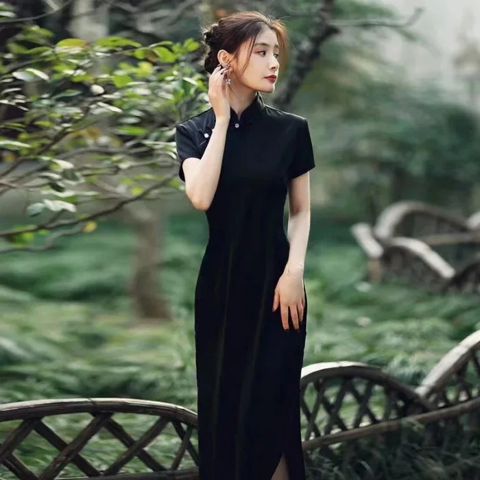 Robe Japonaise Noire À Fente - Image 5