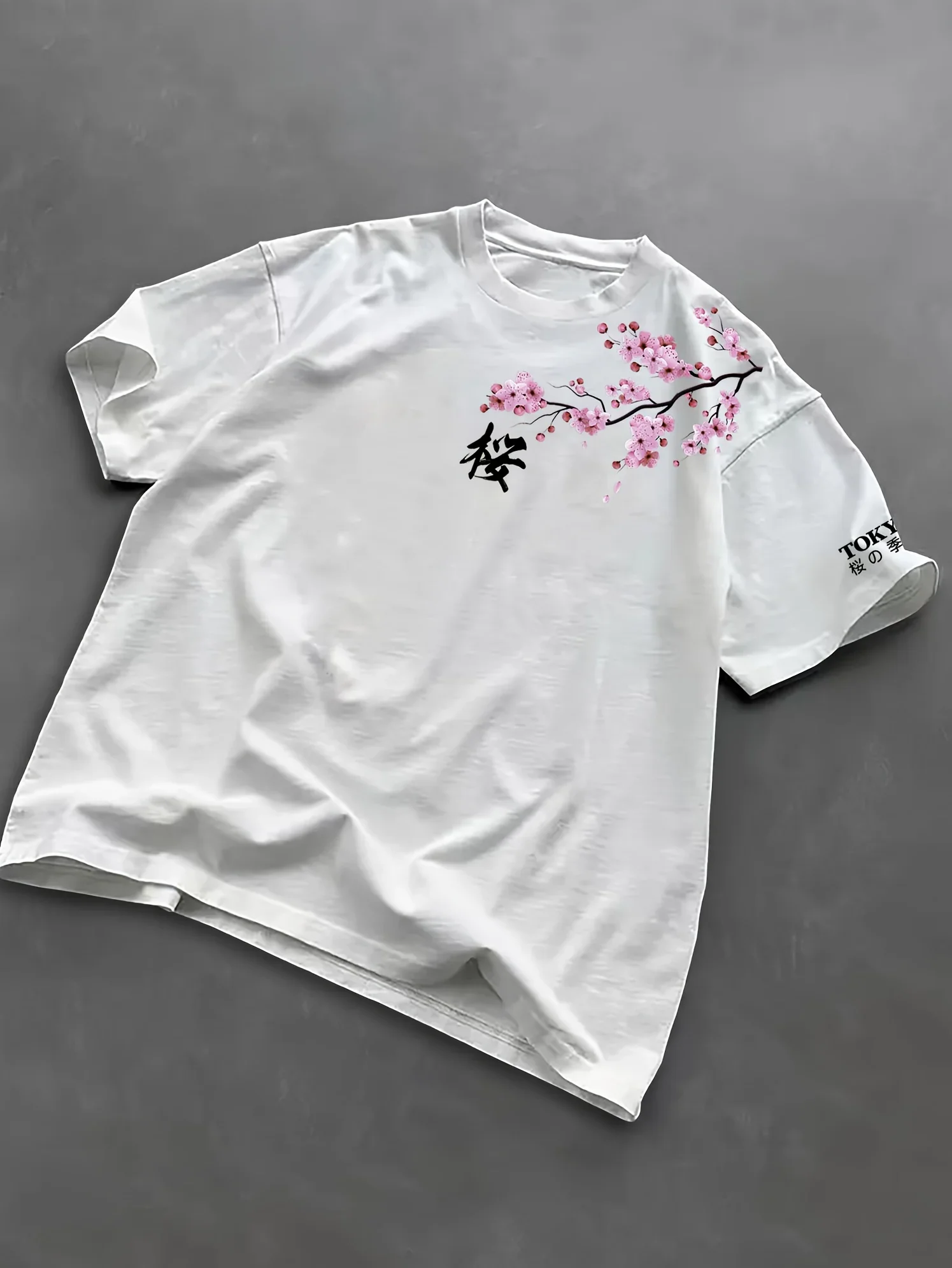 T-shirt Japonais Elégant Sakura - Image 3